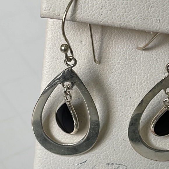 Sterling Silver Tear Drop Onyx Dangling Earrings - Picture 2 of 4